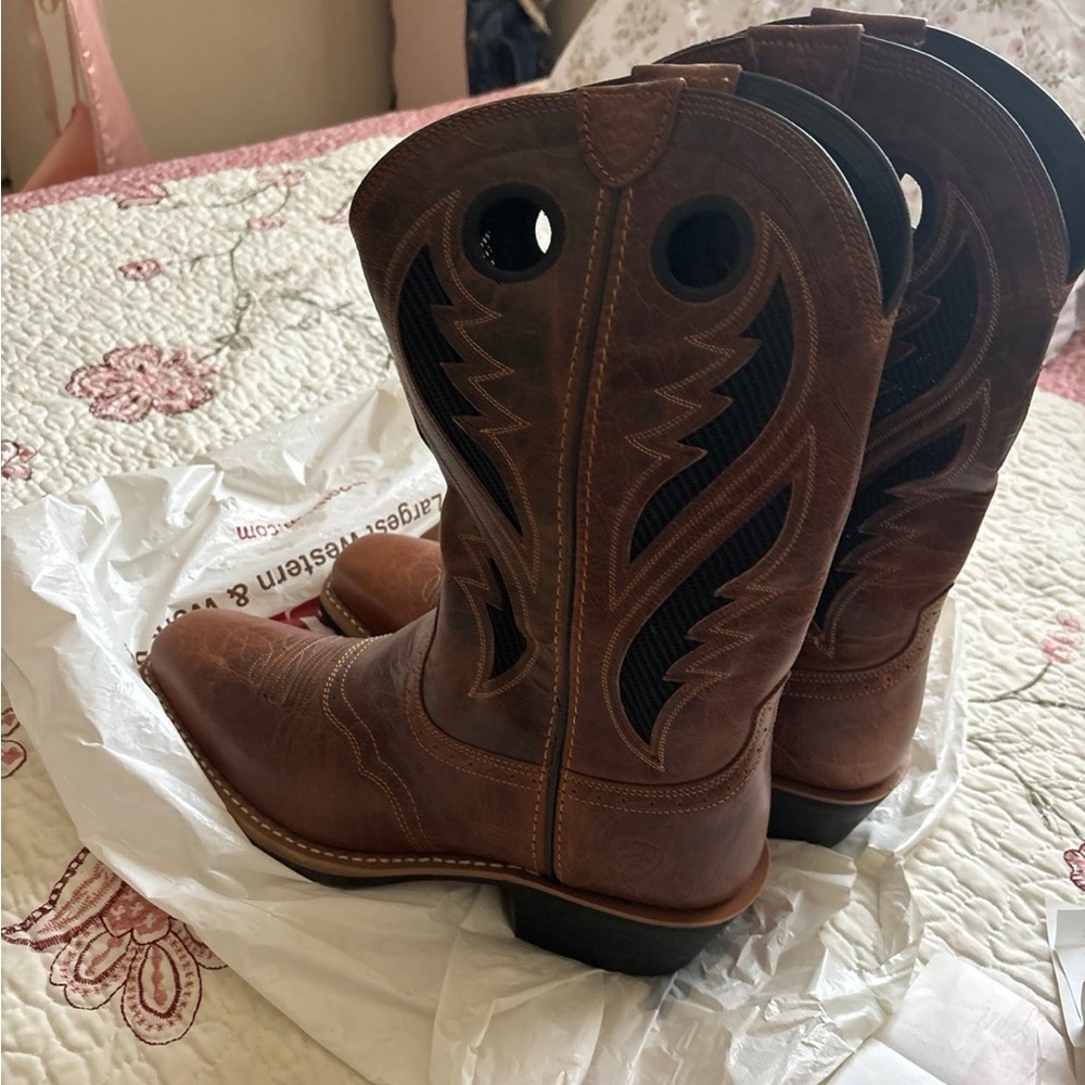 Brand new ariat boots